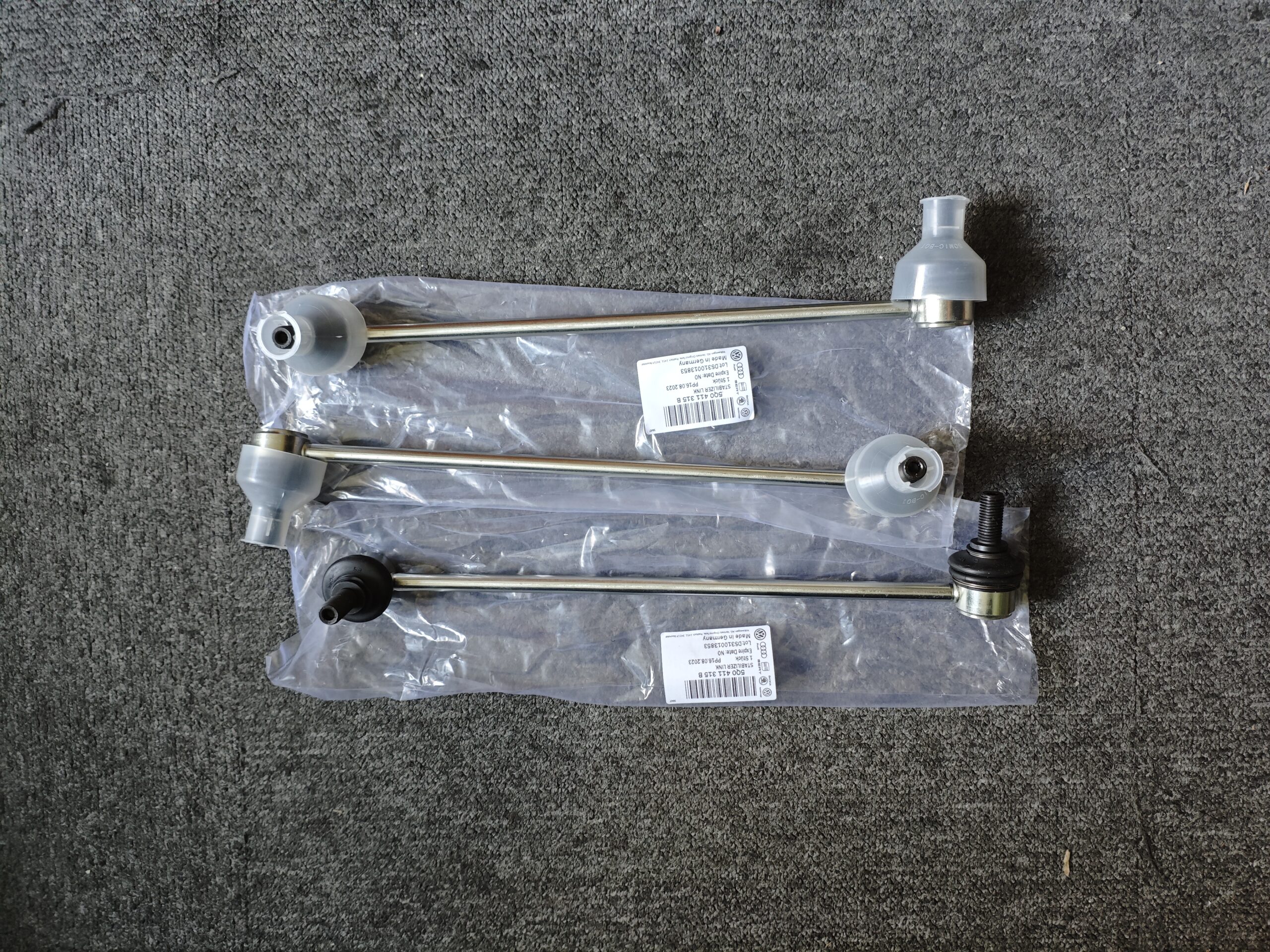 313b70624f83ee21f675931285b6ac3 5Q0411315 Audi Volkswagen Beetle Caddy III Passat Eos Golf A3 Q3 Stabilizer Link Front 5Q0411315A 5Q0411315B 5QM411315 - Image 1