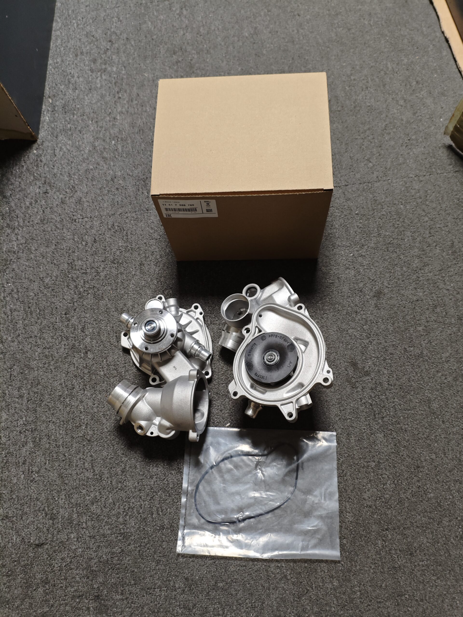 559eb399330ae48bbee67c25dedd57e 11517586780 BMW E60 E61 E53 Water Pump 11517524552 11517586781 11510150972 11517507849 11517508496 - Image 1