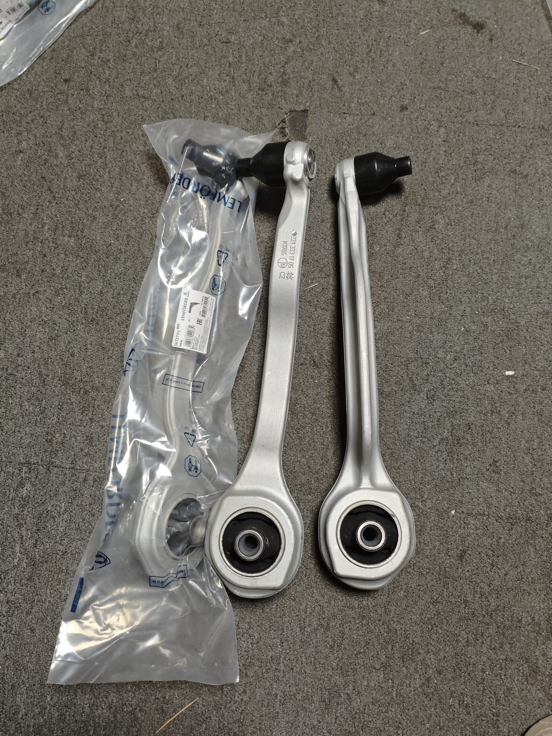 7edb78f76deda13c53f2675ede058c8 A2213306311 A2213302311 A2213300141 Mercedes-Benz W221 C216 Control Arm Front Axle, Left LEMFORDER 2213306311 2213302311 2213300141 - Image 1