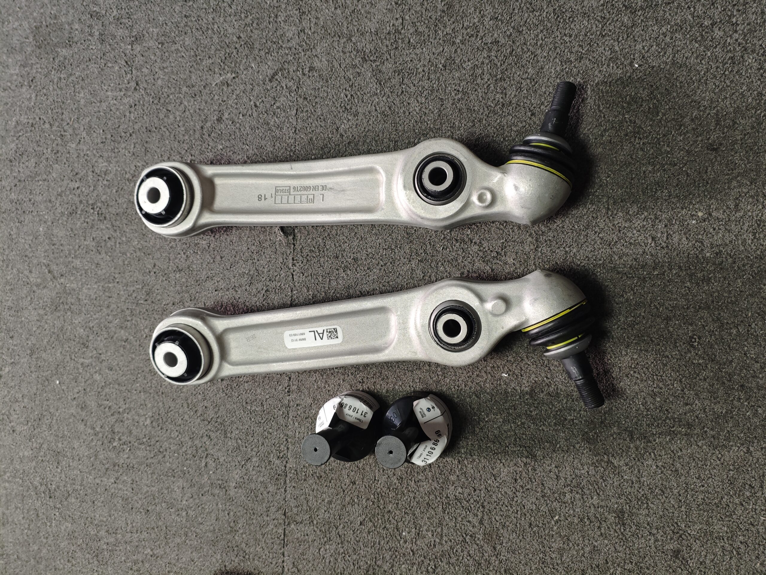 85c53de4dabc17889fae7a7a2ed82aa 31106861169 31106861170 BMW G11 G12 G32 Control Arm Front Axle, Left & Right 31108870295 31108870296 - 图片 1