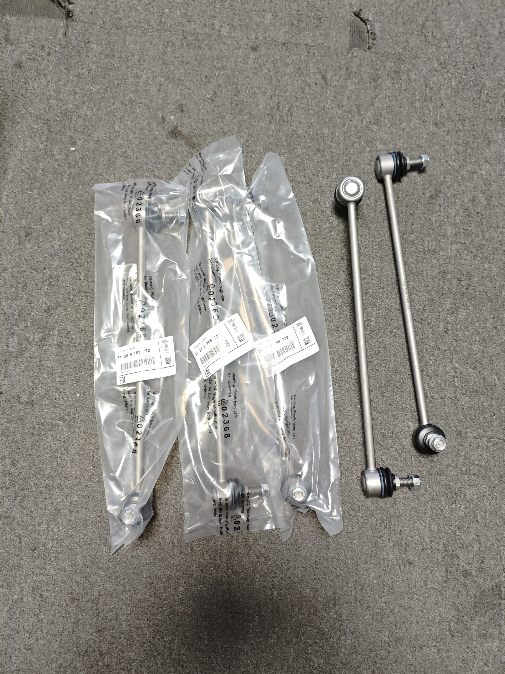 9ae6cee25002f1ca425babe57925b3a 31356768772 BMW E84 E90 E92 Stabilizer Link Front Axle, Right 6768772 - Image 1