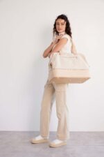 The Weekender in Beige - Image 12