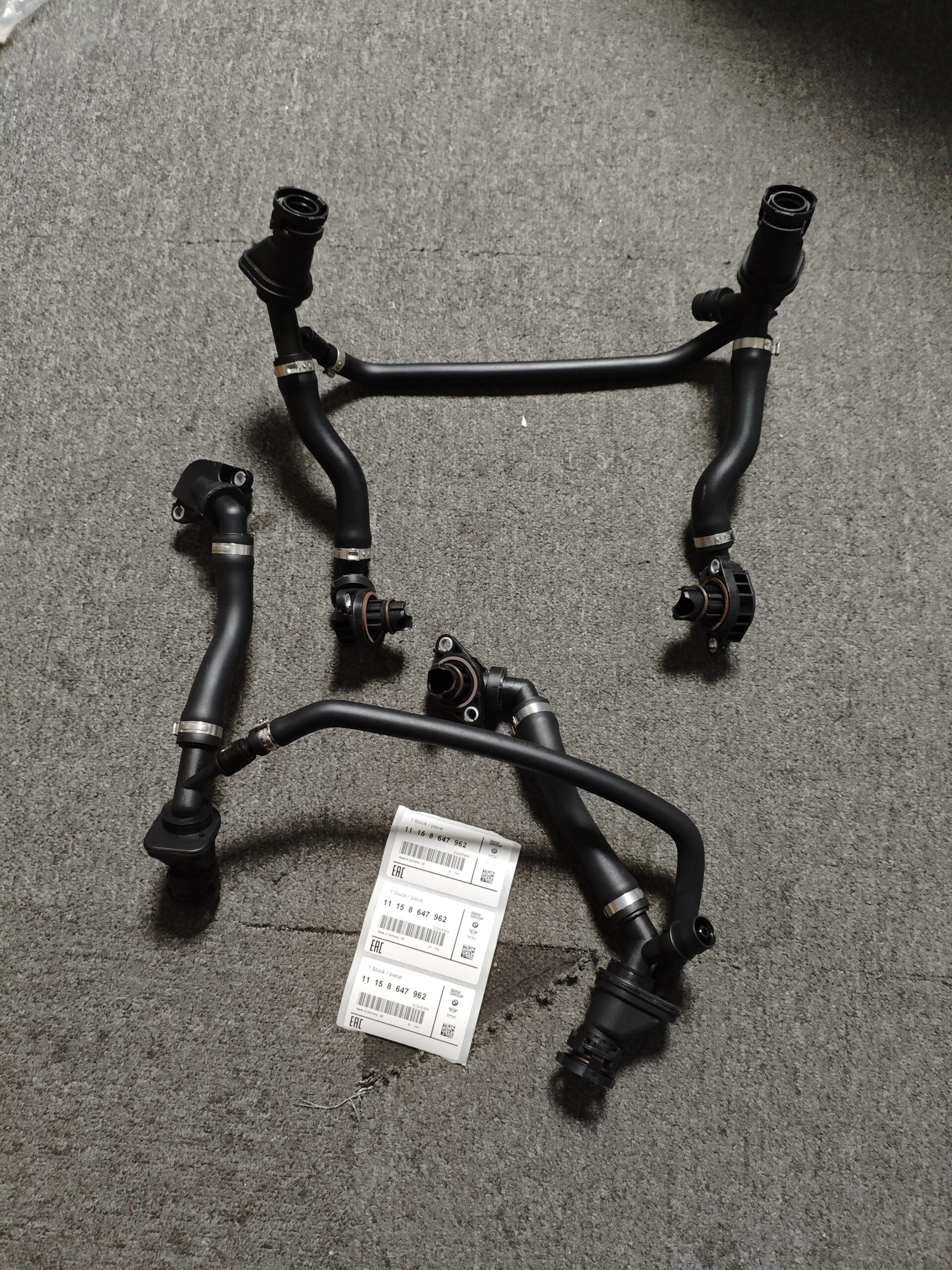 aeade91afb4acb4fbc05deb025aa5d3 11158647962 BMW X5 F15 X6 F16 Breather Hose 11158637874 11158603879 - 图片 1