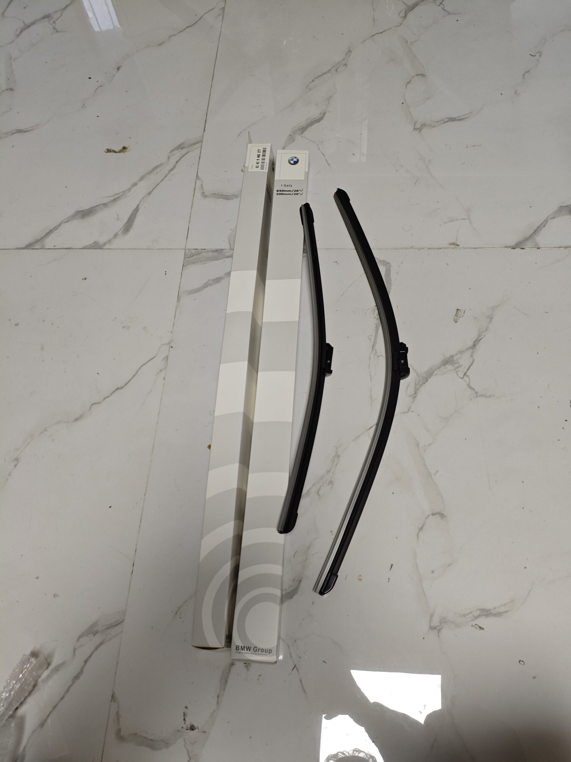 afcde47e18e7e6e78d1409b5539f67d 61619466377 BMW G05 G06 G07 Wiper Blade Front 9466377 - Image 1