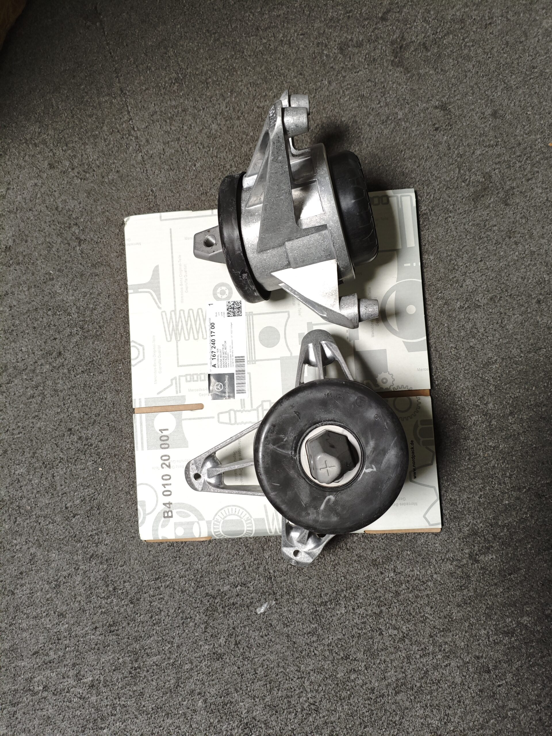 c8d69bf22ce626cf84f93d54b259414 A1672401700 A1672407000 Mercedes-Benz W167 C167 Engine Mount Front Right 1672401700 1672407000 - Image 1