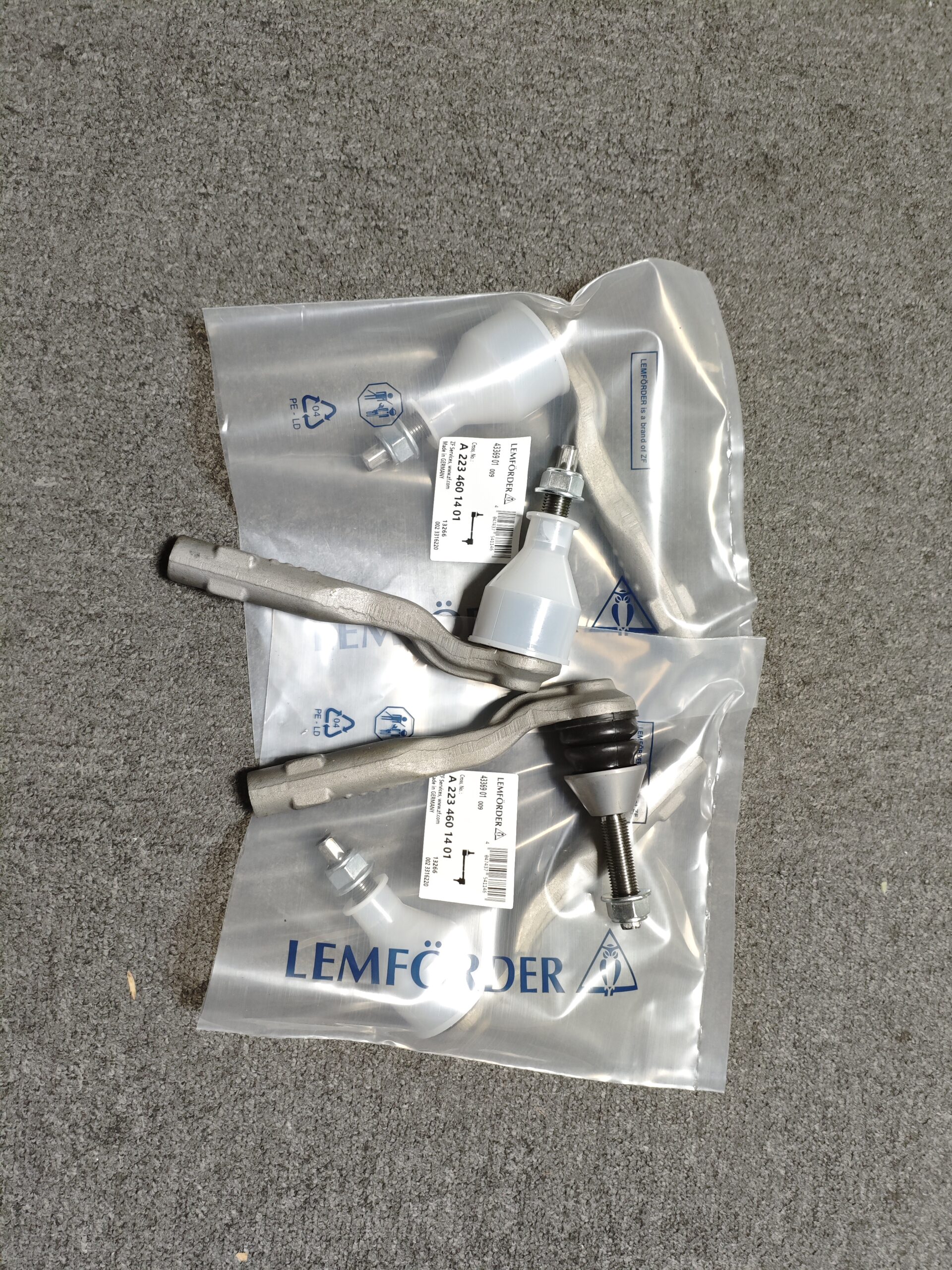 cc7106ffb90d138b5a262f5467ba095 A2234601401 Mercedes Benz V223 W223 Z223 Tie Rod End Front Axle LEMFORDER 2234601401 - 画像 (1)