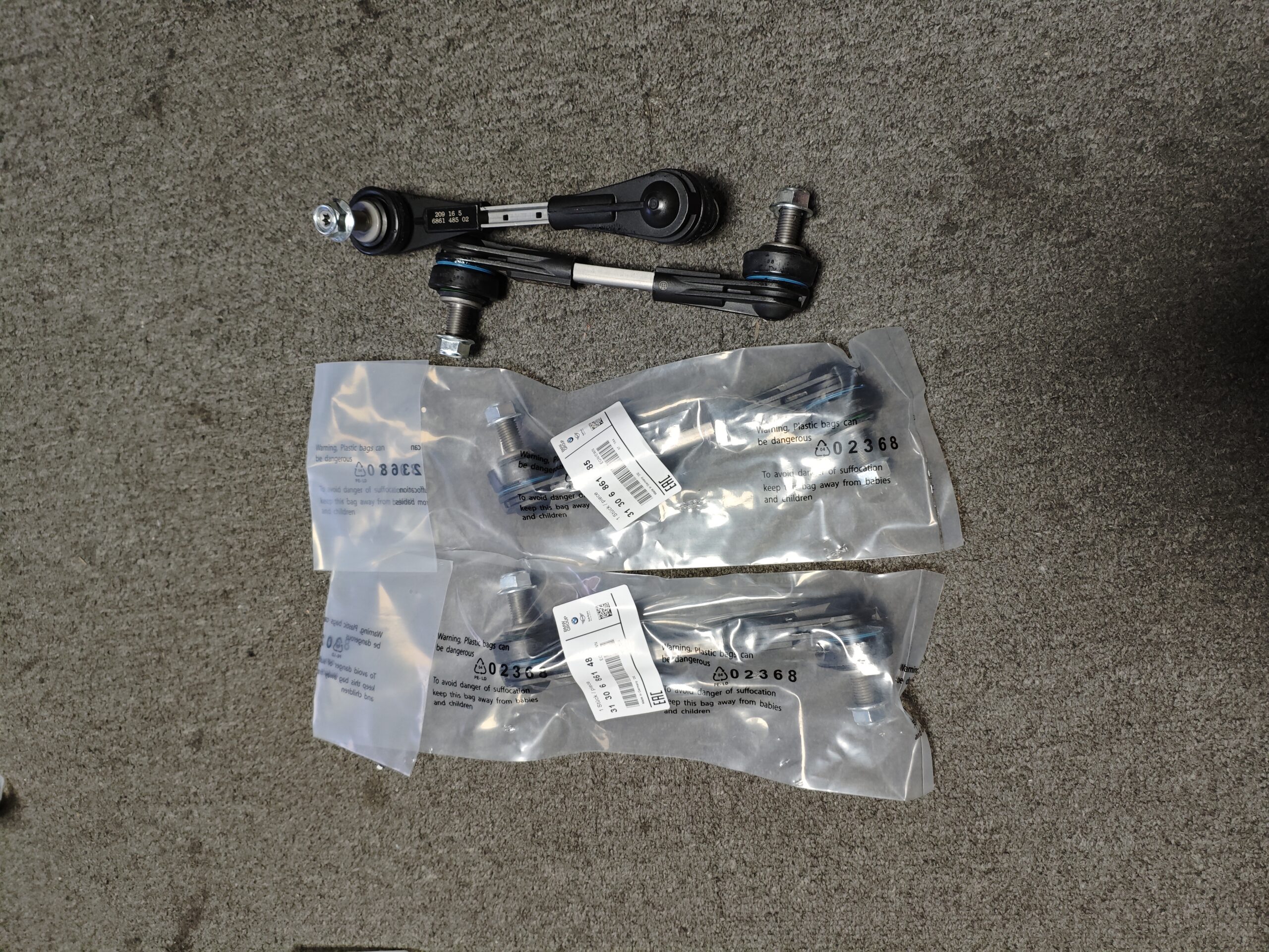 cf824566e90f536e9ad6c4fb90b1d70 31306861485 BMW G11 G12 G31 Stabilizer Link Front Axle 6861485 - Image 1
