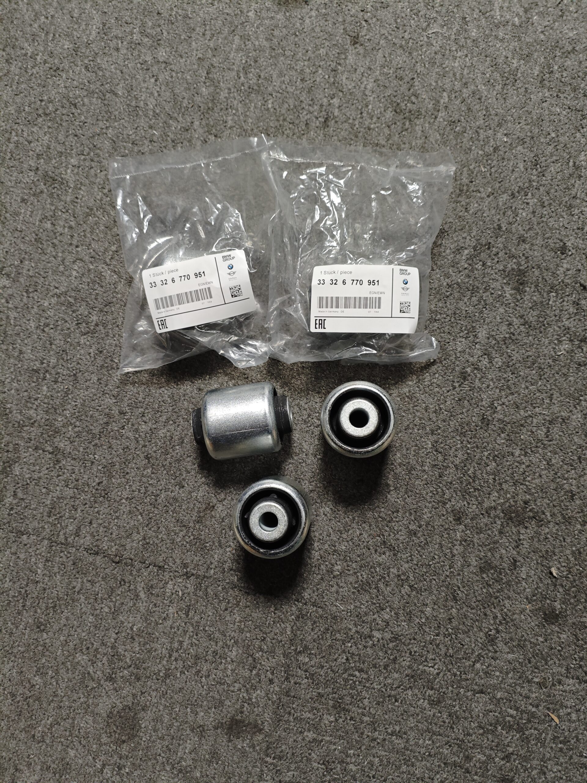 debd21aecd7ea376c5fc316feac6517 33326770951 BMW E70 E71 F15 F16 Suspension Bushing Rear Axle 6770951 - Image 1
