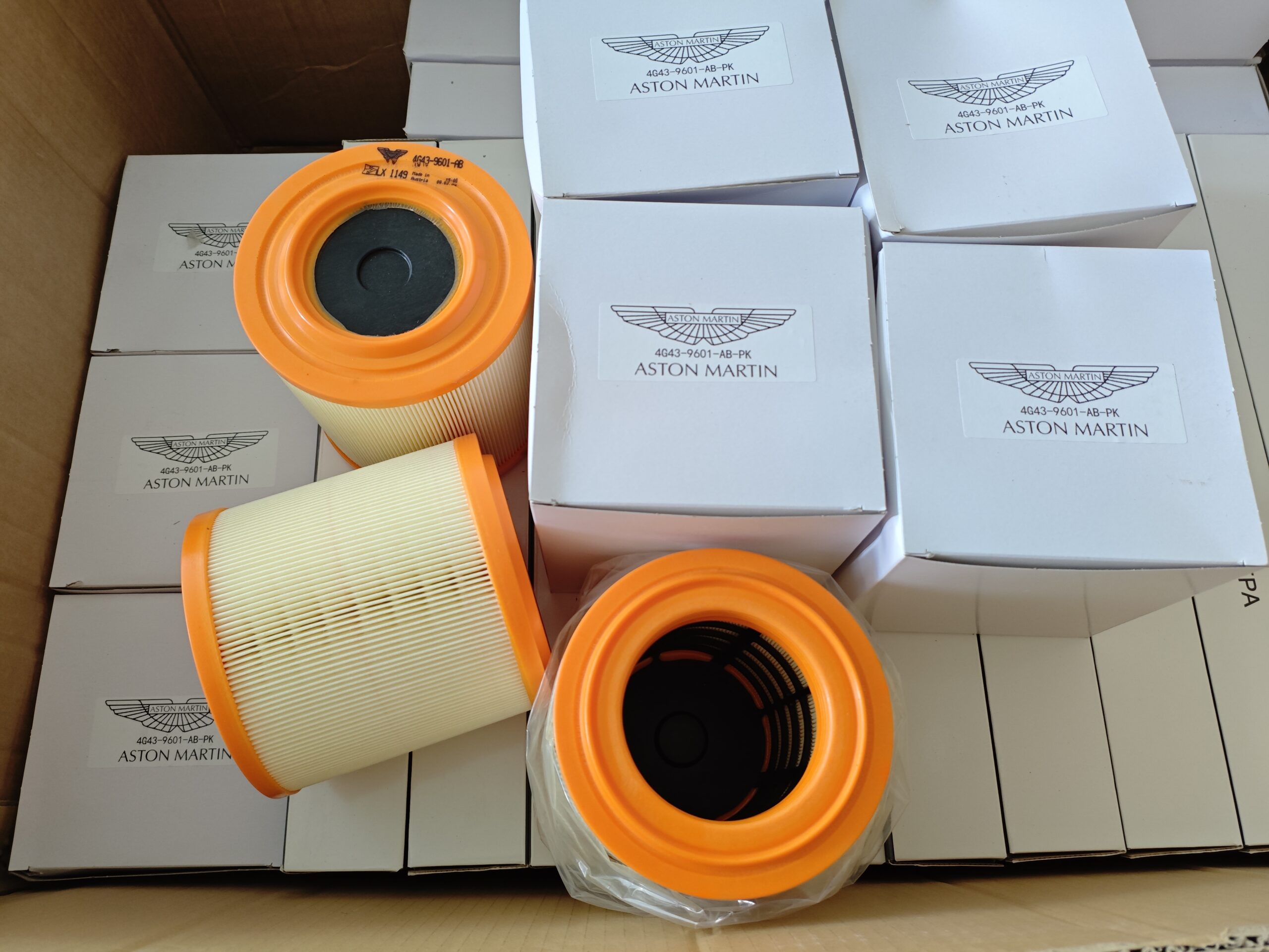 d000a1d6a63a8f023639727d5b2def8 4G43-9601-AB-PK Aston Martin DB9 Air Filter 4G439601ABPK 4G439601AB - Image 1