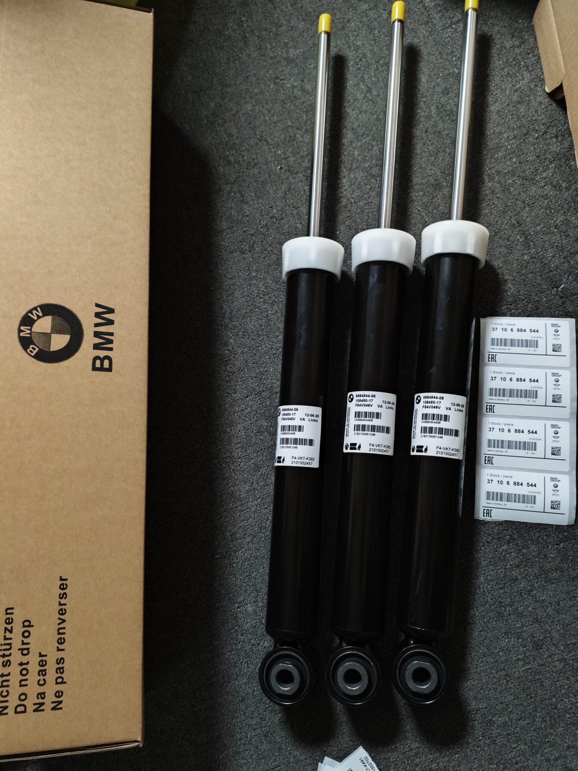 e58621bcb75391ffc65e872a00843e6 37106884544 BMW MINI F54 Shock Absorber Rear Axle 37106861412 - 图片 1